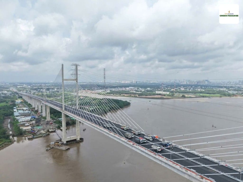 Tiến độ tháng 9/2025 dự án Vinhomes Cần Giờ - Siêu dự án lấn biển đang thay đổi diện mạo Nam Sài Gòn 4 Hình ảnh cầu Bình Khánh đang tải thử để chuẩn bị thông xe.